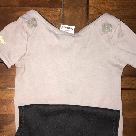 Batman Onesie | 18 Months - Picture 4 of 5